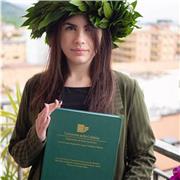 Bilingue (italiano-inglese) e laureata in Lingue e Letterature Moderne offre lezioni di lingua e/o conversazione